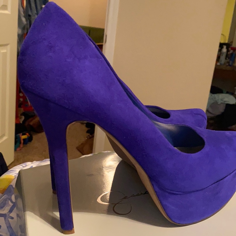 Jessica Simpson Waleo